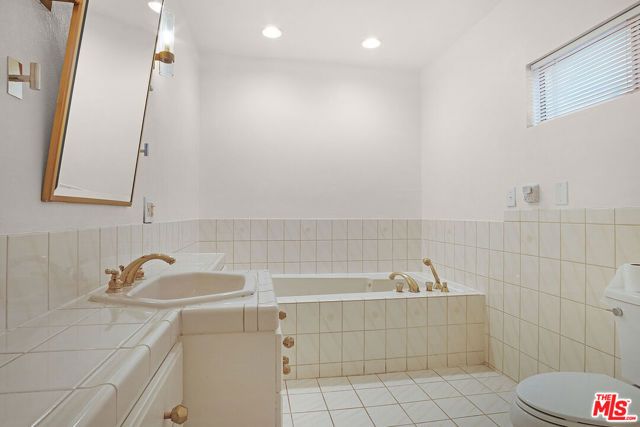8719 Bonner Drive, West Hollywood, CA 90048