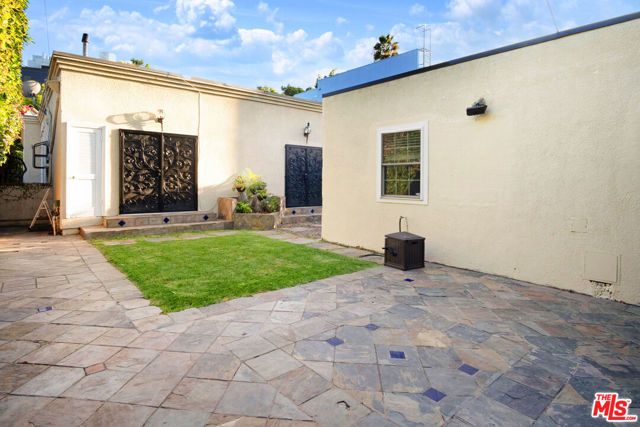 8719 Bonner Drive, West Hollywood, CA 90048