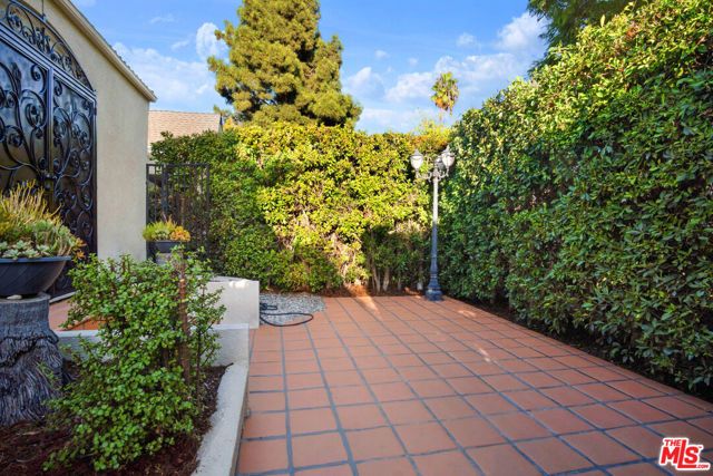8719 Bonner Drive, West Hollywood, CA 90048
