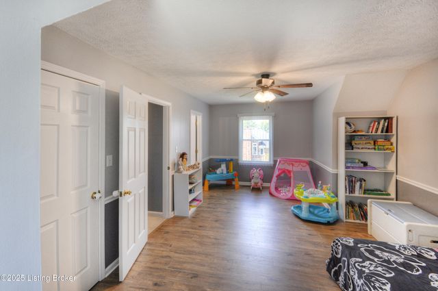 5910 Full Moon Ct, Louisville, KY 40216