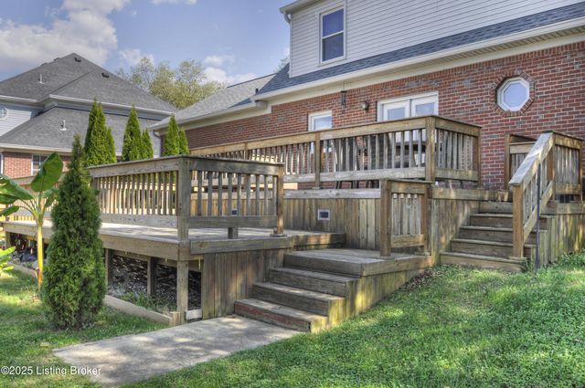 5910 Full Moon Ct, Louisville, KY 40216