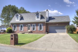 5910 Full Moon Ct, Louisville, KY 40216
