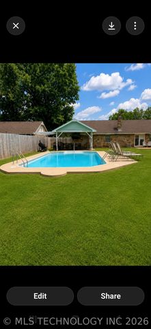 17401 E 77th Street North, Owasso, OK 74055