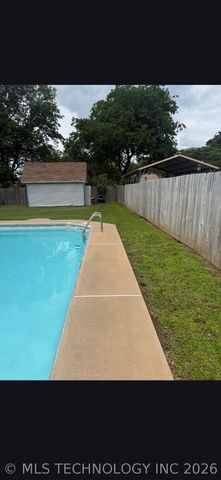 17401 E 77th Street North, Owasso, OK 74055