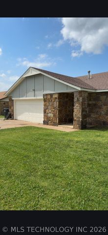 17401 E 77th Street North, Owasso, OK 74055