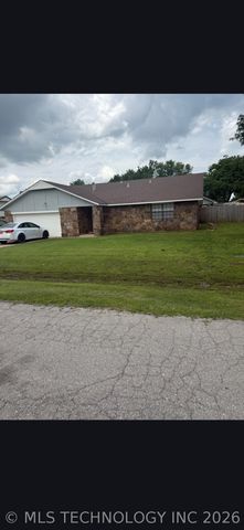 17401 E 77th Street North, Owasso, OK 74055