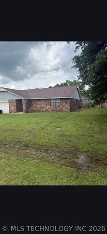 17401 E 77th Street North, Owasso, OK 74055