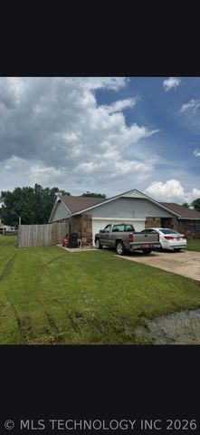 17401 E 77th Street North, Owasso, OK 74055