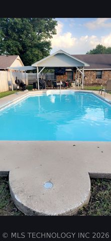 17401 E 77th Street North, Owasso, OK 74055