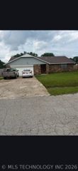17401 E 77th Street North, Owasso, OK 74055