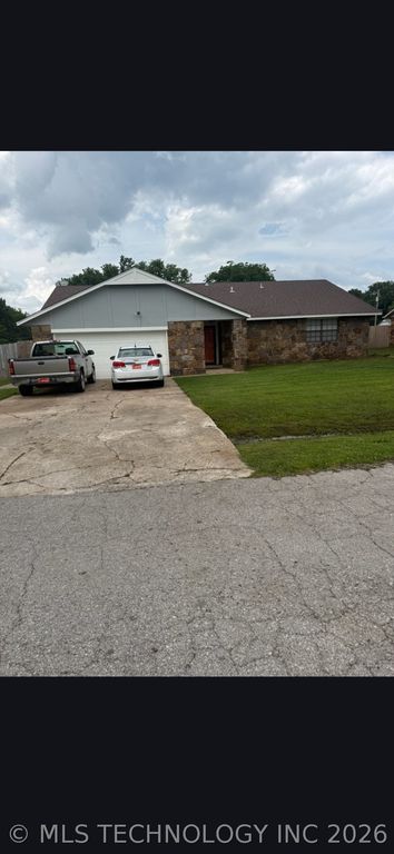 17401 E 77th Street North, Owasso, OK 74055