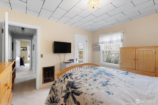 475 S 2nd Street, Cathlamet, WA 98612