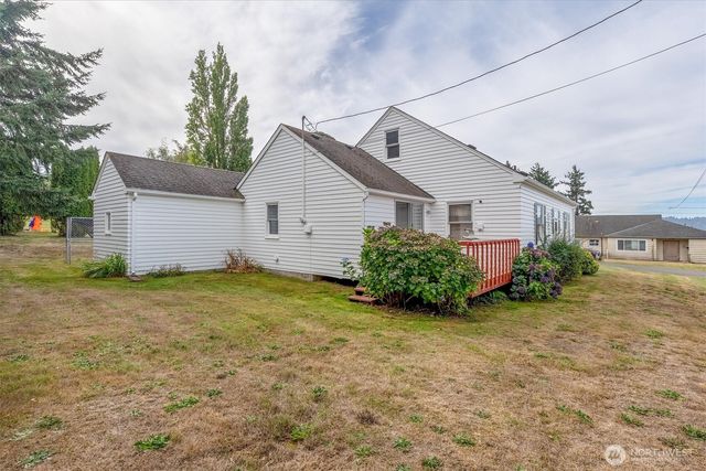 475 S 2nd Street, Cathlamet, WA 98612