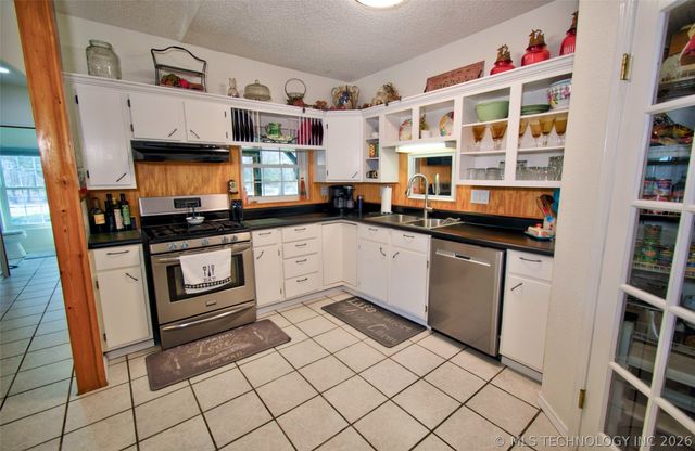 8677 E 63rd Street S, Braggs, OK 74423