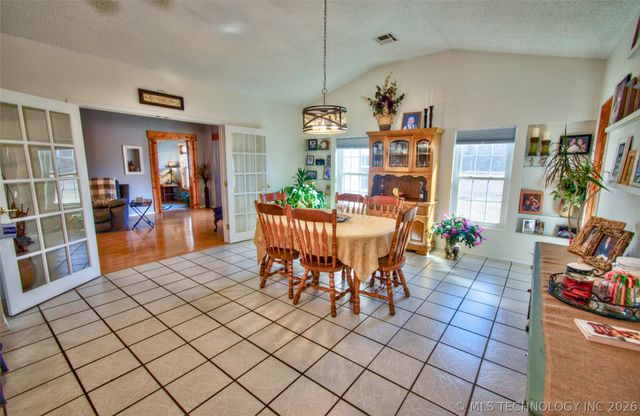 8677 E 63rd Street S, Braggs, OK 74423