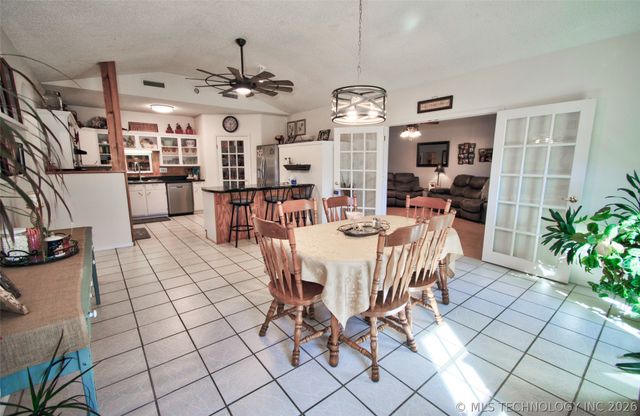 8677 E 63rd Street S, Braggs, OK 74423