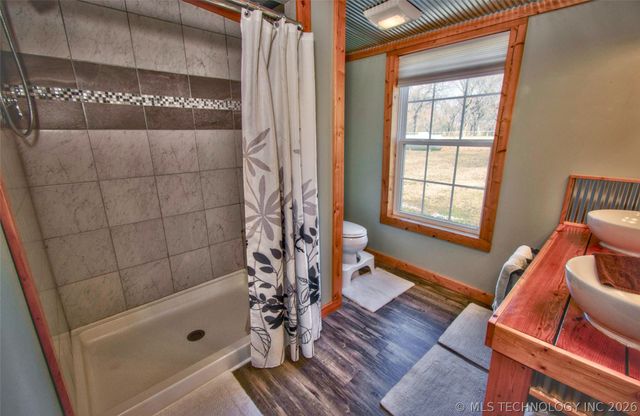 8677 E 63rd Street S, Braggs, OK 74423