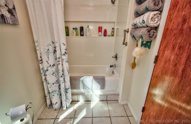 8677 E 63rd Street S, Braggs, OK 74423