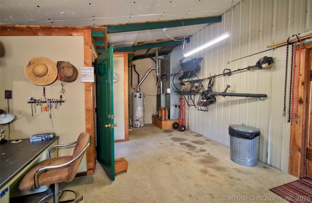 8677 E 63rd Street S, Braggs, OK 74423