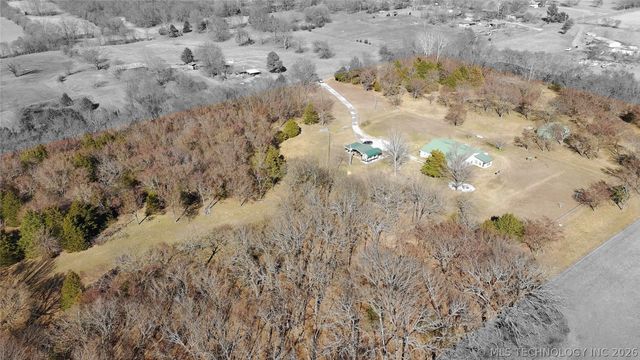 8677 E 63rd Street S, Braggs, OK 74423