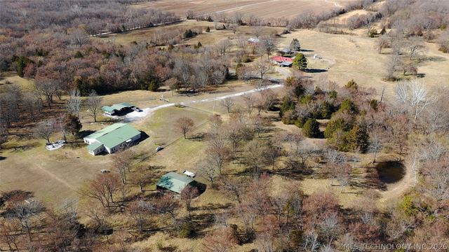 8677 E 63rd Street S, Braggs, OK 74423