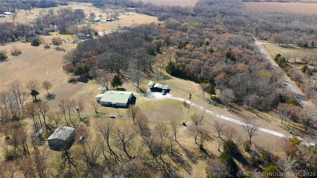 8677 E 63rd Street S, Braggs, OK 74423