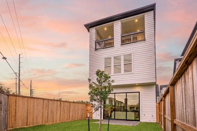 1006 Golden Nectar, Houston, TX 77008