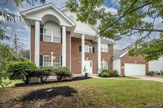 12010 Manhattan Place, Des Peres, MO 63131