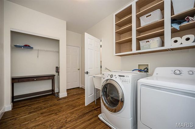 12010 Manhattan Place, Des Peres, MO 63131