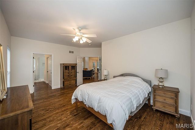 12010 Manhattan Place, Des Peres, MO 63131