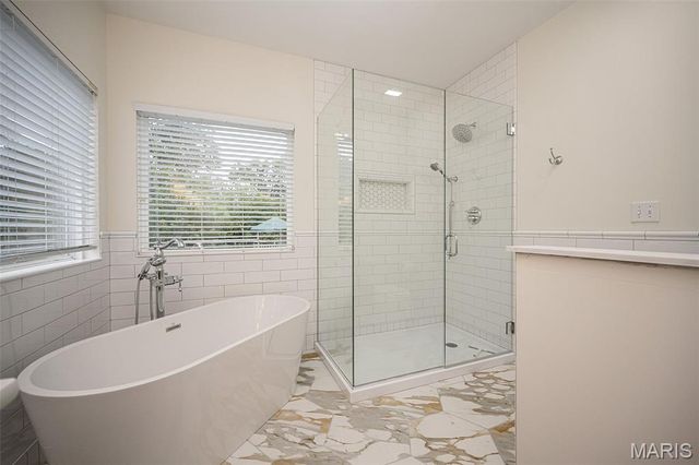 12010 Manhattan Place, Des Peres, MO 63131