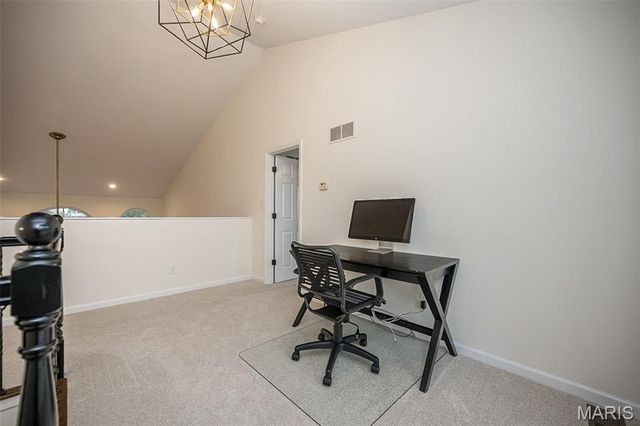 12010 Manhattan Place, Des Peres, MO 63131