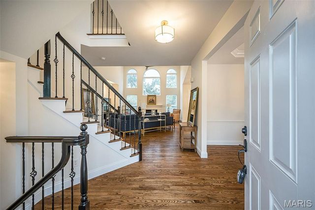 12010 Manhattan Place, Des Peres, MO 63131
