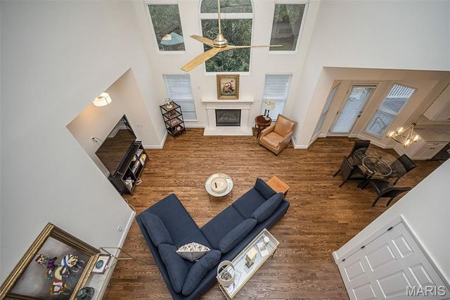 12010 Manhattan Place, Des Peres, MO 63131