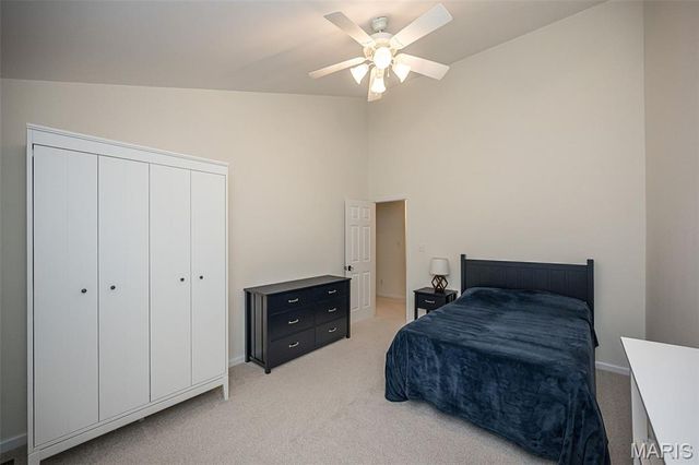 12010 Manhattan Place, Des Peres, MO 63131