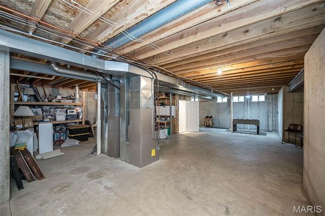 12010 Manhattan Place, Des Peres, MO 63131
