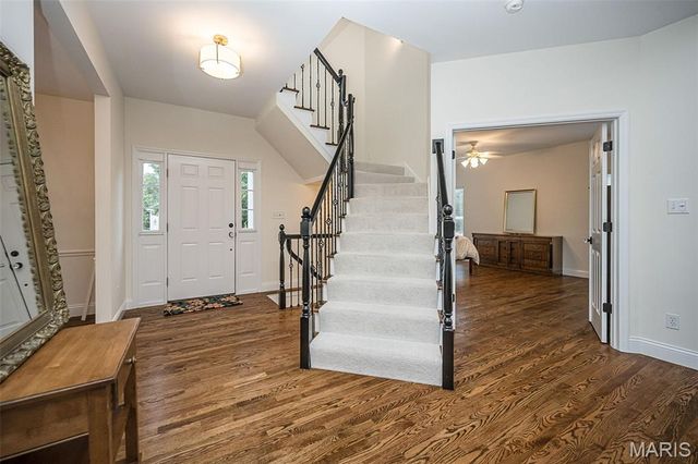 12010 Manhattan Place, Des Peres, MO 63131