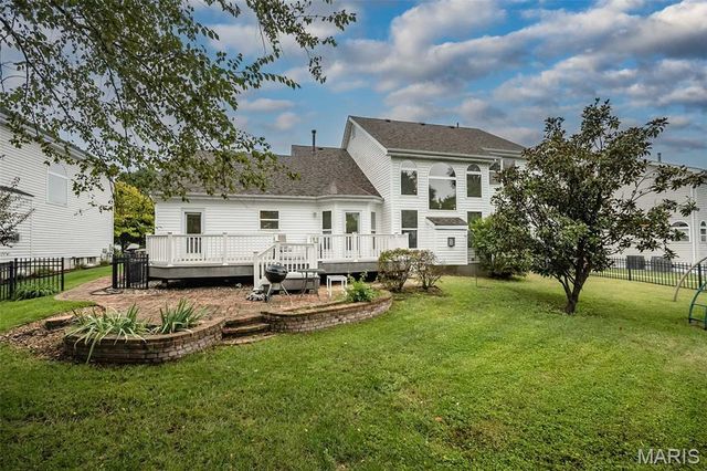 12010 Manhattan Place, Des Peres, MO 63131