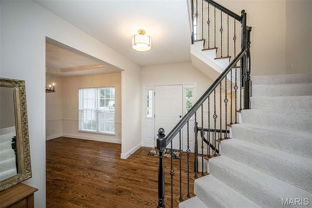 12010 Manhattan Place, Des Peres, MO 63131