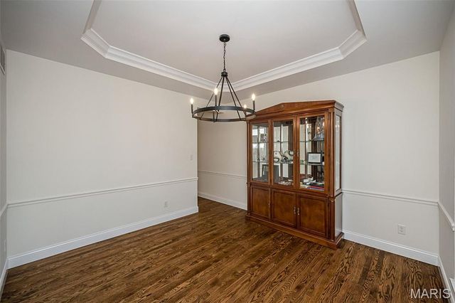 12010 Manhattan Place, Des Peres, MO 63131