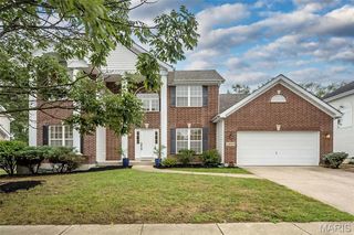 12010 Manhattan Place, Des Peres, MO 63131