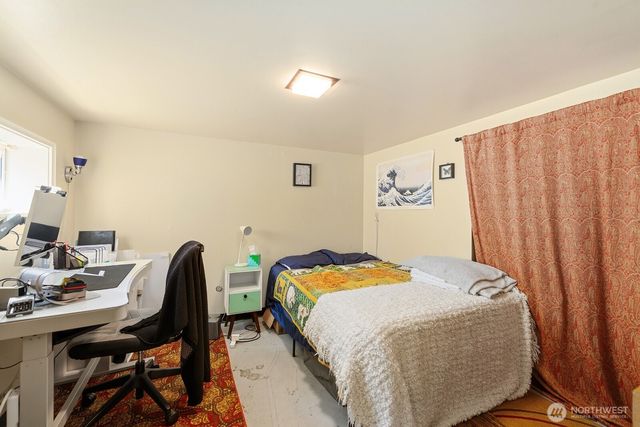 5330 9th Avenue NE, Seattle, WA 98105