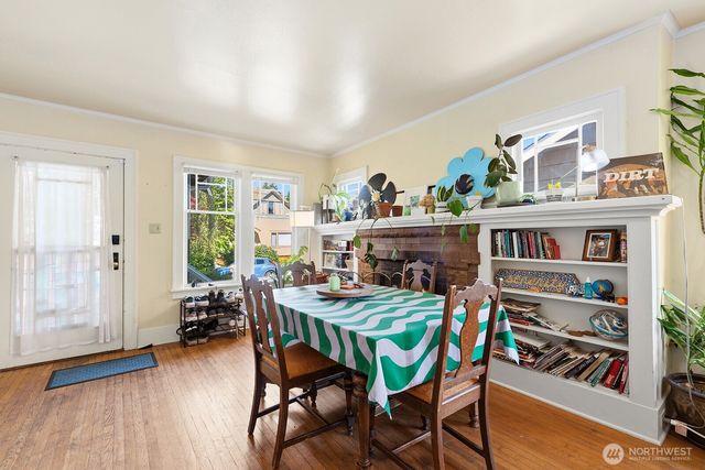 5330 9th Avenue NE, Seattle, WA 98105