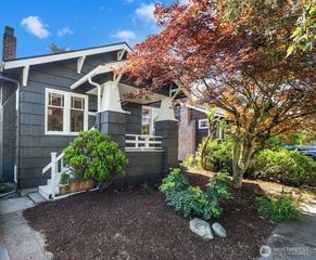 5330 9th Avenue NE, Seattle, WA 98105
