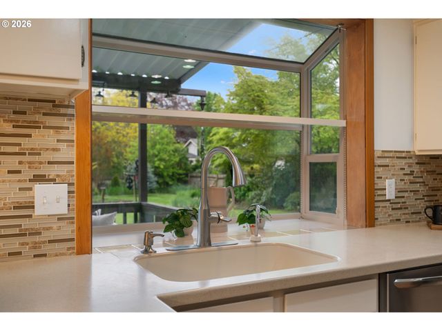 24950 Ne AIRPORT Rd, Aurora, OR 97002