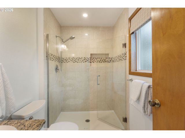 24950 Ne AIRPORT Rd, Aurora, OR 97002