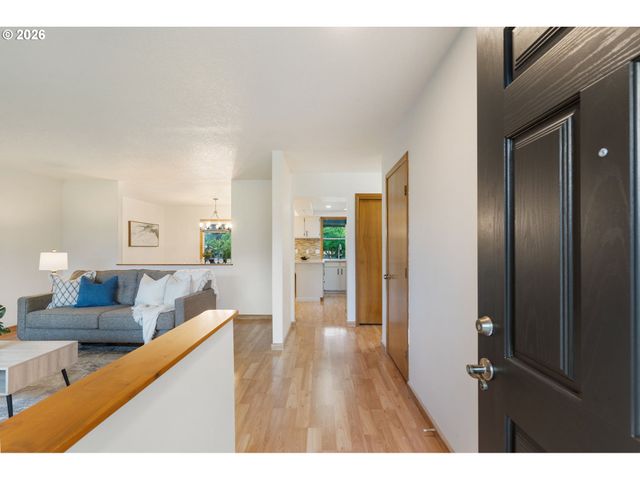 24950 Ne AIRPORT Rd, Aurora, OR 97002