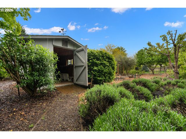 24950 Ne AIRPORT Rd, Aurora, OR 97002