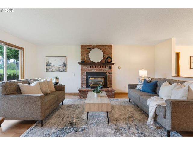 24950 Ne AIRPORT Rd, Aurora, OR 97002