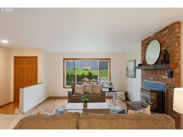 24950 Ne AIRPORT Rd, Aurora, OR 97002